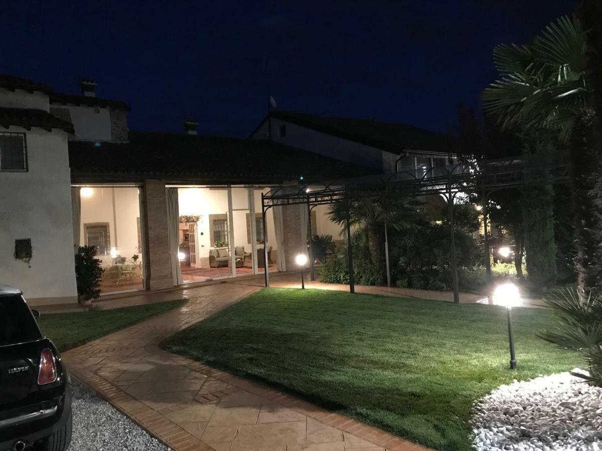 B&B Corte delle Rose Castiglione Delle Stiviere Esterno foto
